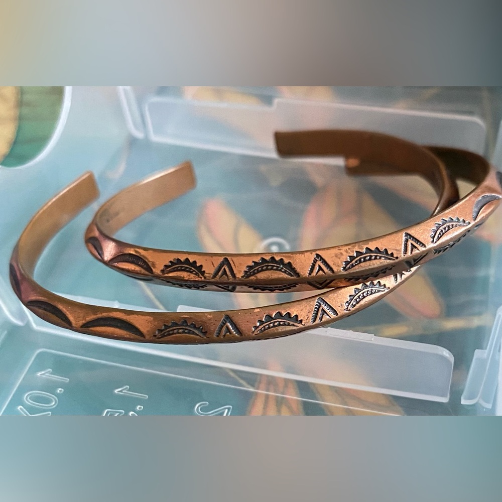 2 Vintage Copper Cuff Bracelet’s Hand Etched Signed Copper VSM? Pyramid Profile - Picture 2 of 7